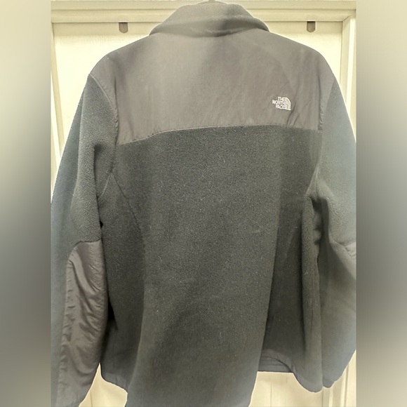 Women’s north face Denali jacket! MAKE OFFERS! Closet clean out! - Picture 6 of 9